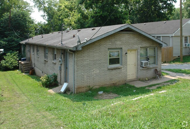 Building Photo - 118 Rains Ave