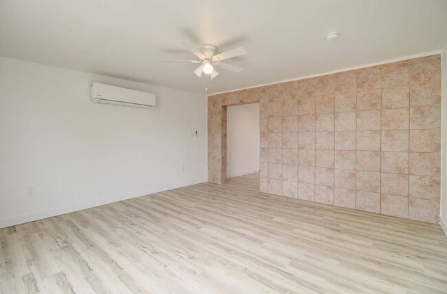 Building Photo - 2539 N 39th Ave