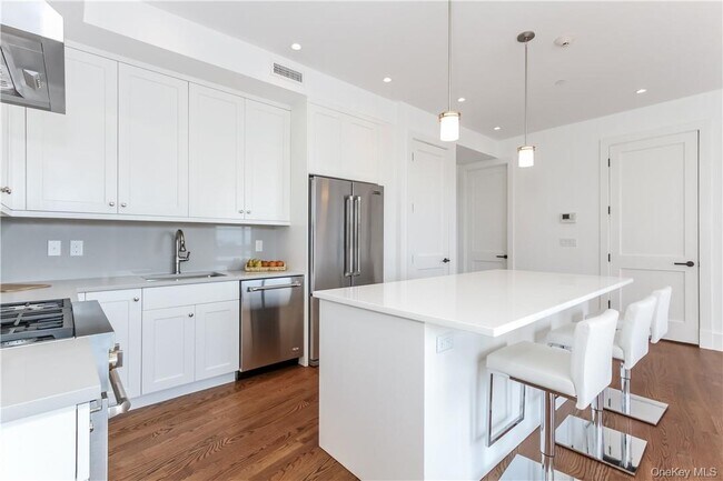 Building Photo - 108 Mamaroneck Ave