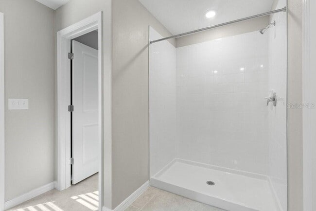 Building Photo - 5245 White Chicory Dr