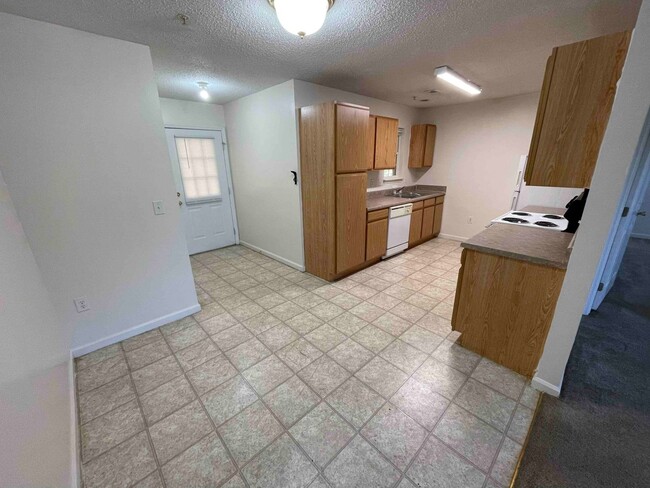 Building Photo - Rent $713/month********** 55+ Senior Commu...