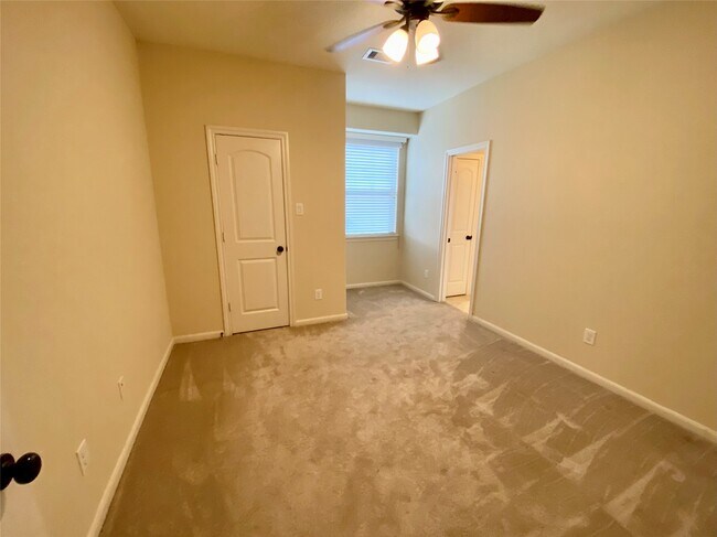 Building Photo - 12147 San Luca St