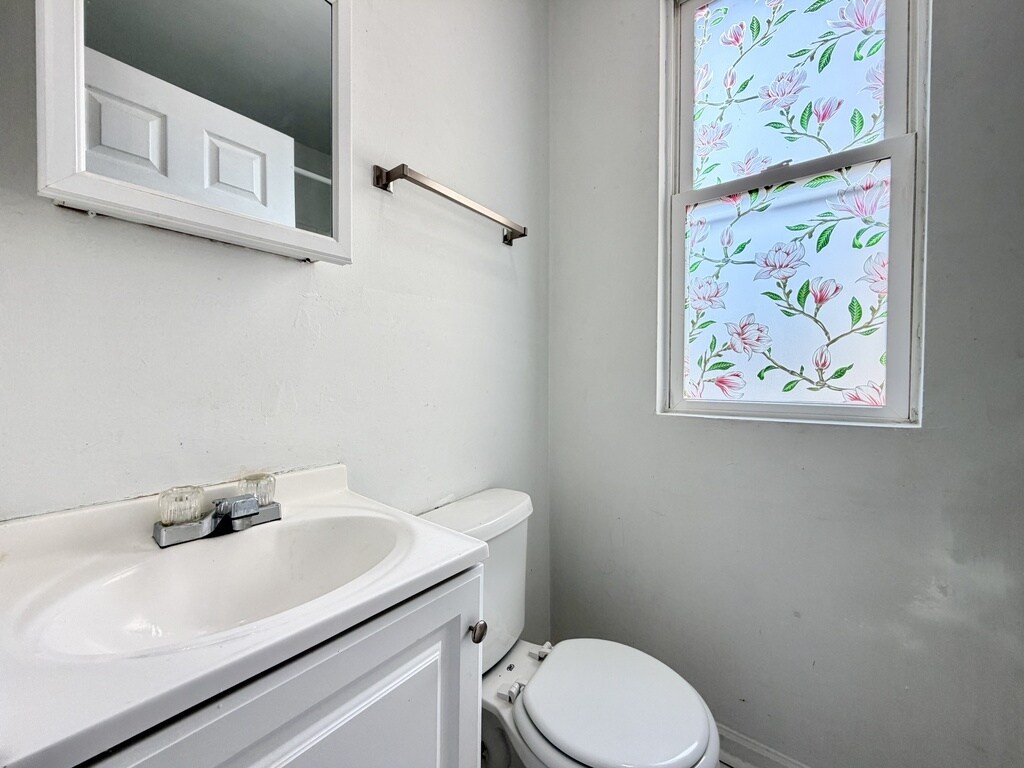 Building Photo - 4242 W Haddon Ave