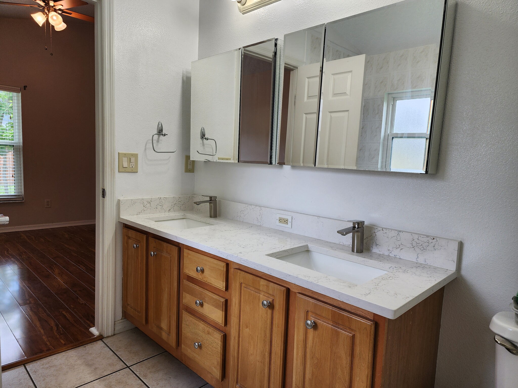 Master Bathroom - 1419 Russell Ave