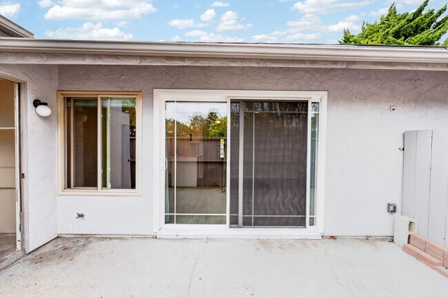 Building Photo - 9643 Easter Way
