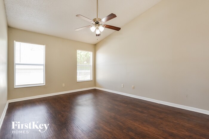 Building Photo - 7543 Groveoak Dr