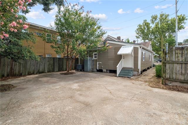 Building Photo - 1112 Monroe St