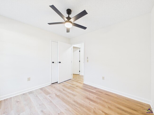 Building Photo - 4508 Bon Ayer Cir