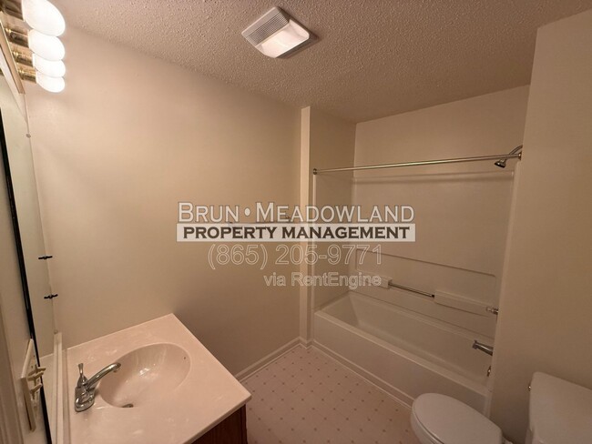 Building Photo - 6523 Doe Creek Way