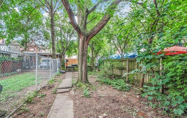 Building Photo - Coming Soon - Spacious 3 Bedroom, 1 Bath H...