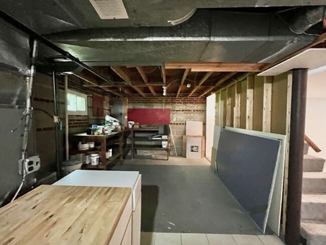 Building Photo - 3700 Woodridge Ave