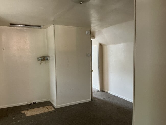 Building Photo - 2078 S 17th St
