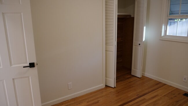 Building Photo - 1525 Ivy Ct