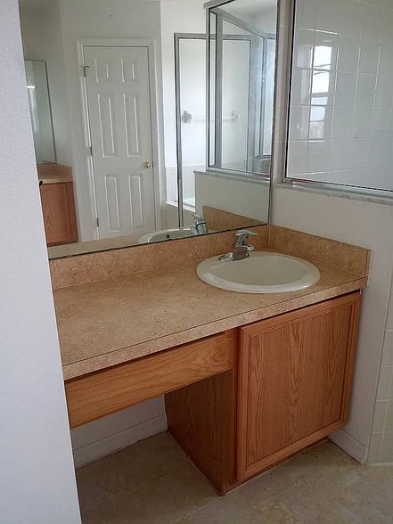 Building Photo - 148 Columbia Dr