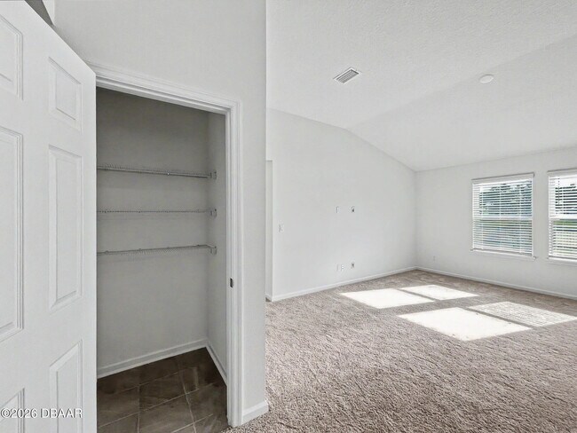 Building Photo - 55 Signet Cir
