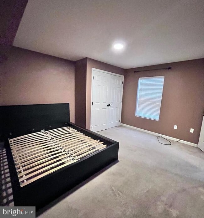 Building Photo - 2847 Linden Knoll Ct