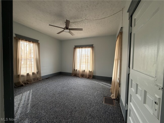 Building Photo - 1013 Prospect St NW