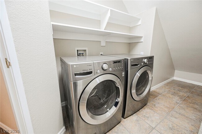 Building Photo - 9108 Vista Greens Way