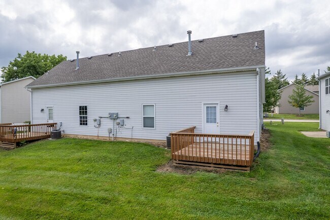 Building Photo - 2612-2614 Northampton Dr.