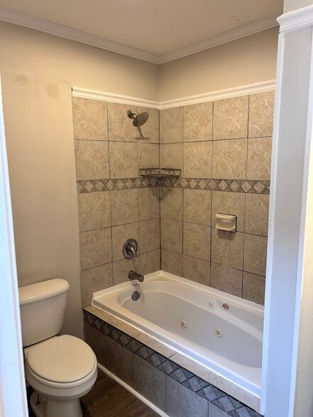 Building Photo - 2204 Delta Pl