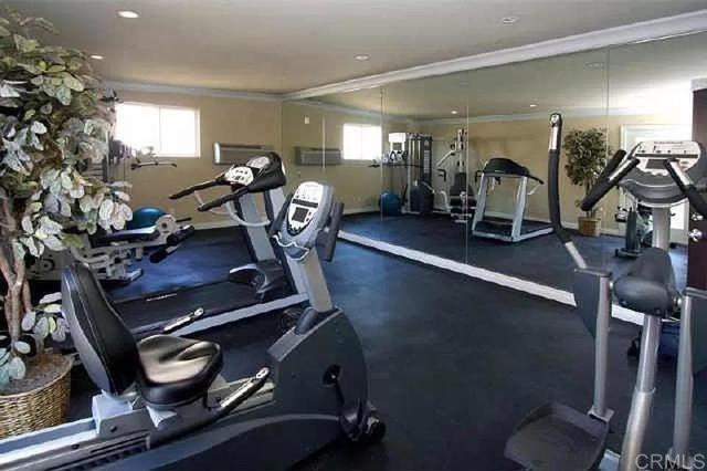 Building Photo - 800 N Mollison Ave