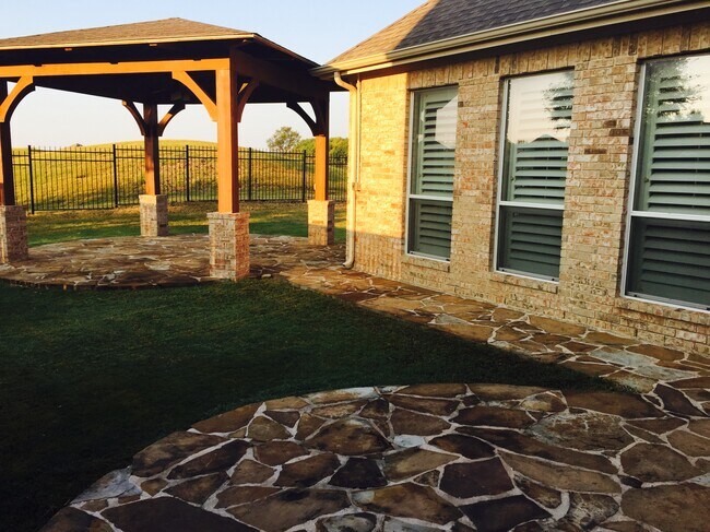 Building Photo - 8109 Gallery Way