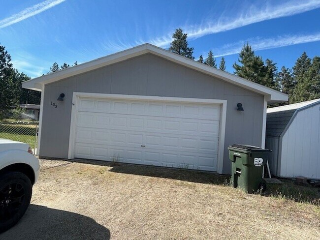 Building Photo - 103 Silver Bow Ct