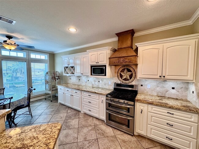 Building Photo - 1177 Sailfish St