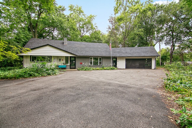 Building Photo - 22 Erin Ln