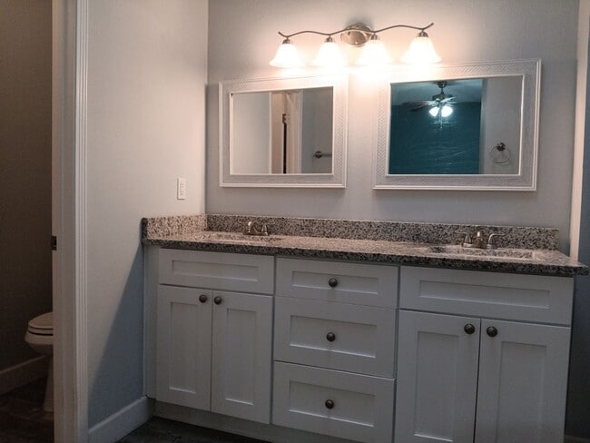 Building Photo - 3 Bedroom, 2 Bathroom Home! Schedule a Showing Today!