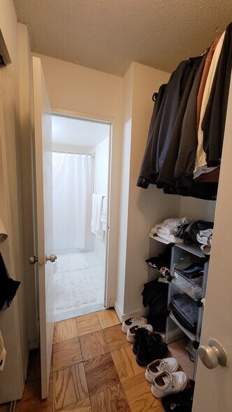 Dressing/Closet - 429 N St SW