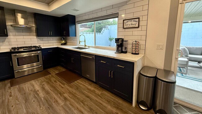 Building Photo - 1504 Dorothy Dr