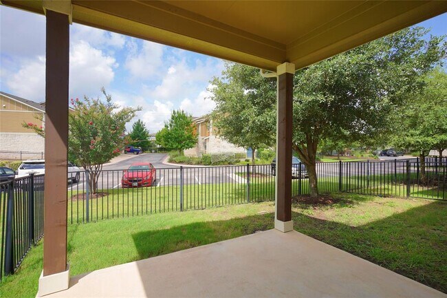 Building Photo - 516 E Slaughter Ln