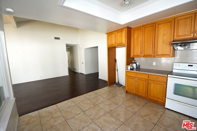 Building Photo - 3025 Morningside Dr