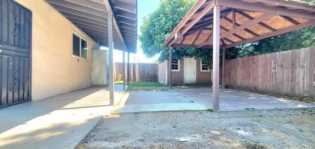 Building Photo - 2125 Sastre Ave