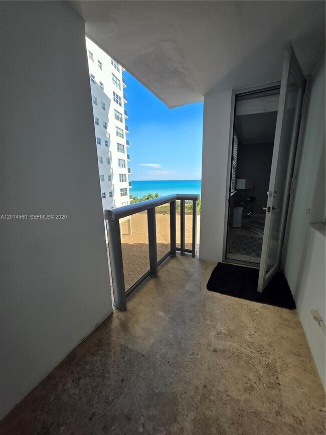 Building Photo - 6039 Collins Ave