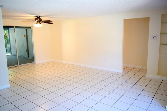 Building Photo - 1639 Manor Rd