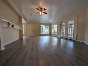 Building Photo - 10607 Staghill Dr