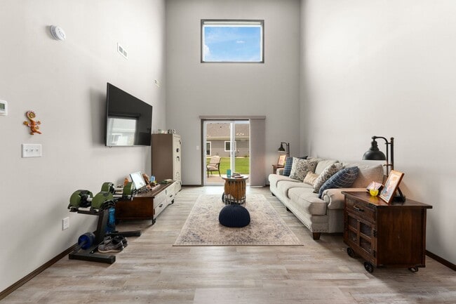 Building Photo - 4500 E Whisper Ridge Pl