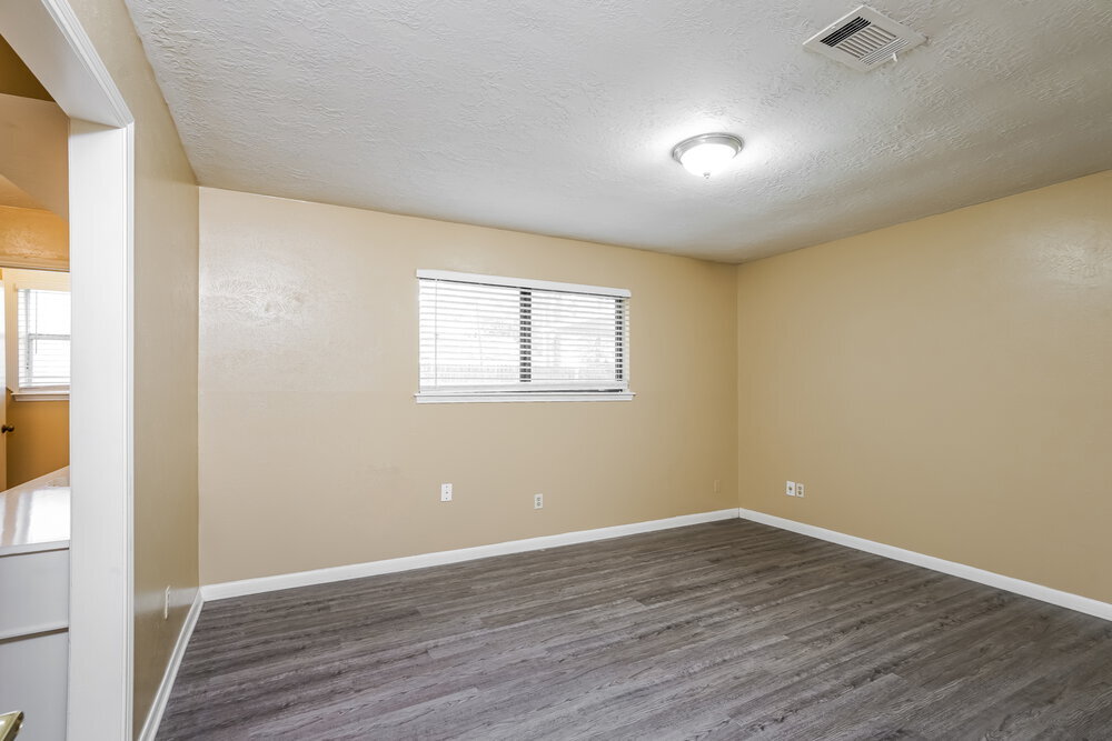 Building Photo - 23331 Bayleaf Dr