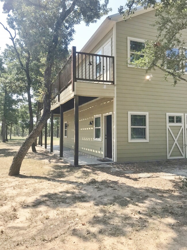 Building Photo - 3933 Riverside Pky