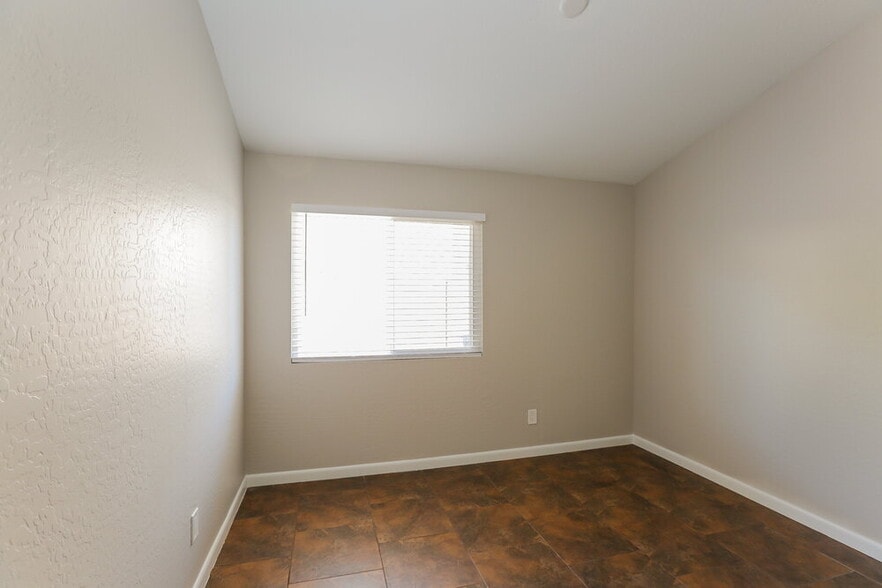 Building Photo - 16018 S 44th St