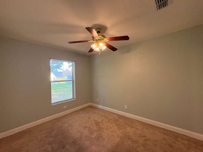 Building Photo - Charming Rental Home in Northwest Ocala – Comfort, Convenience & Value!