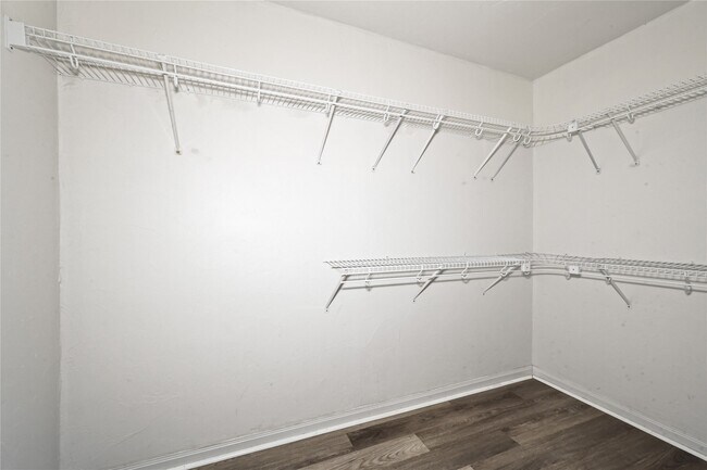Building Photo - 7310 Kite Hill Dr