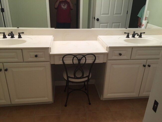 Building Photo - 3110 Alumni Ln