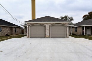 Building Photo - 3120 Avenue G (A)