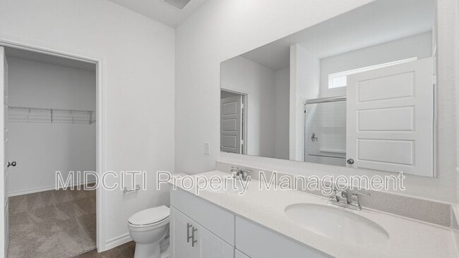 Building Photo - 966 Bluegrass Pt