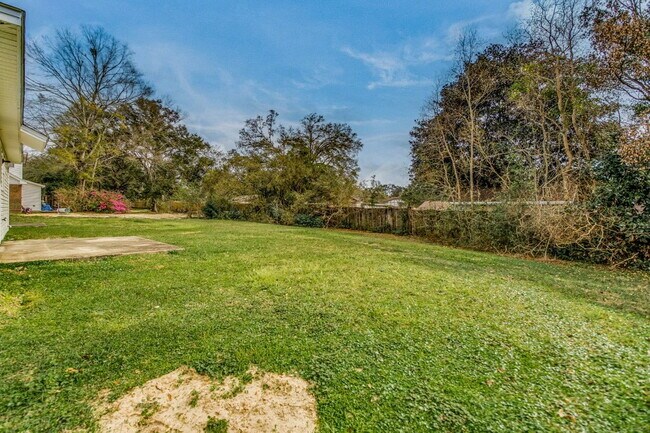 Building Photo - 1015 Sable Dr