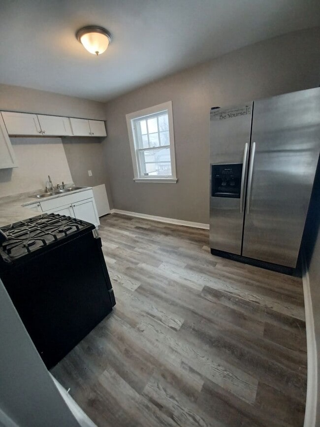 Building Photo - Gorgeous Updated 3 Bedroom Home for Rent
