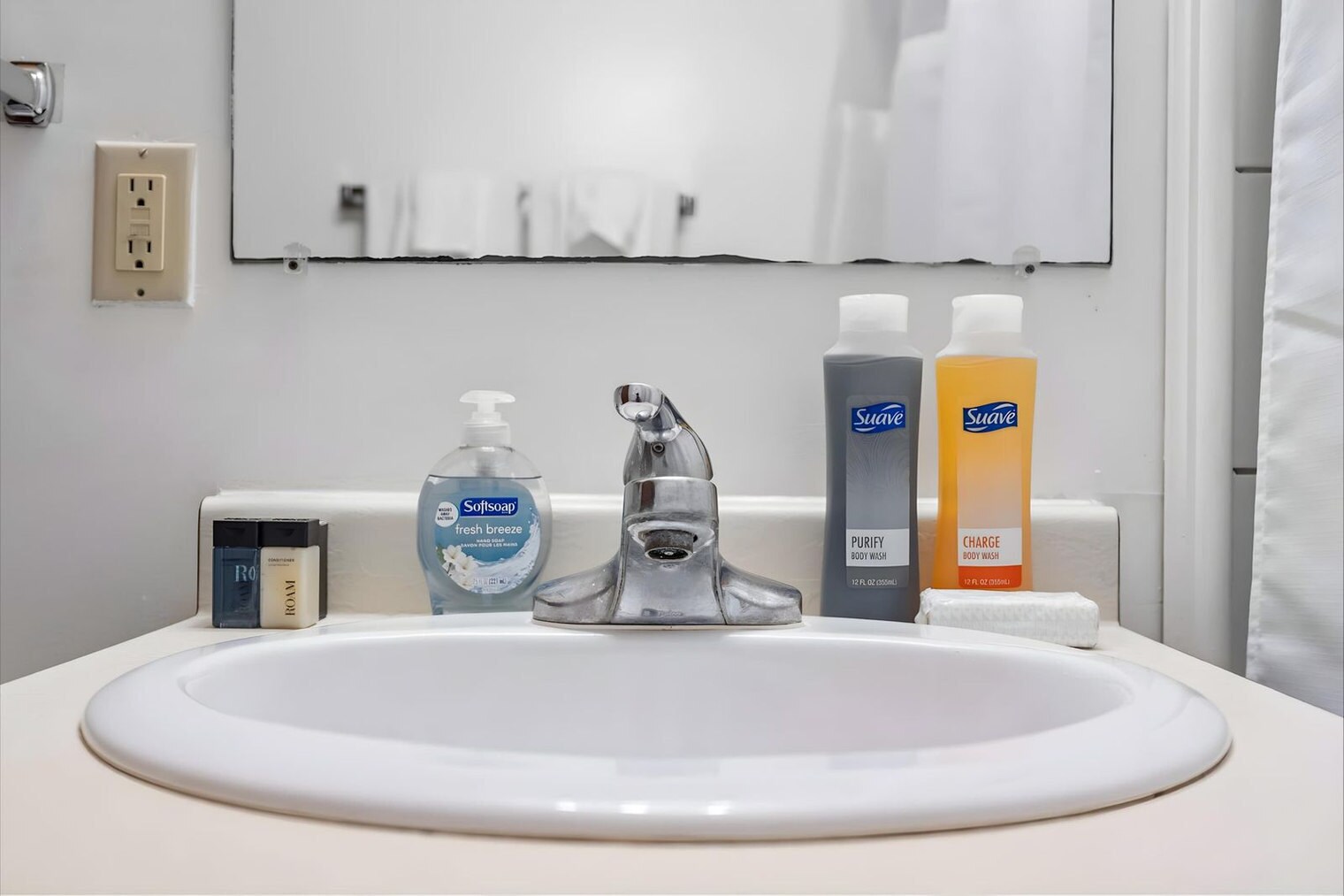 Building Photo - 402 W Dayton St